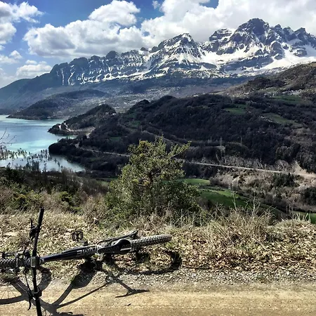 Tensina ❅ Acogedor Salon Y Gran Terraza Privada ❀ Apartment Sallent de Gállego